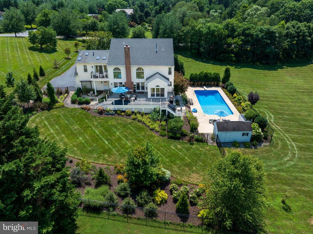 3005 AVERLEY ROAD