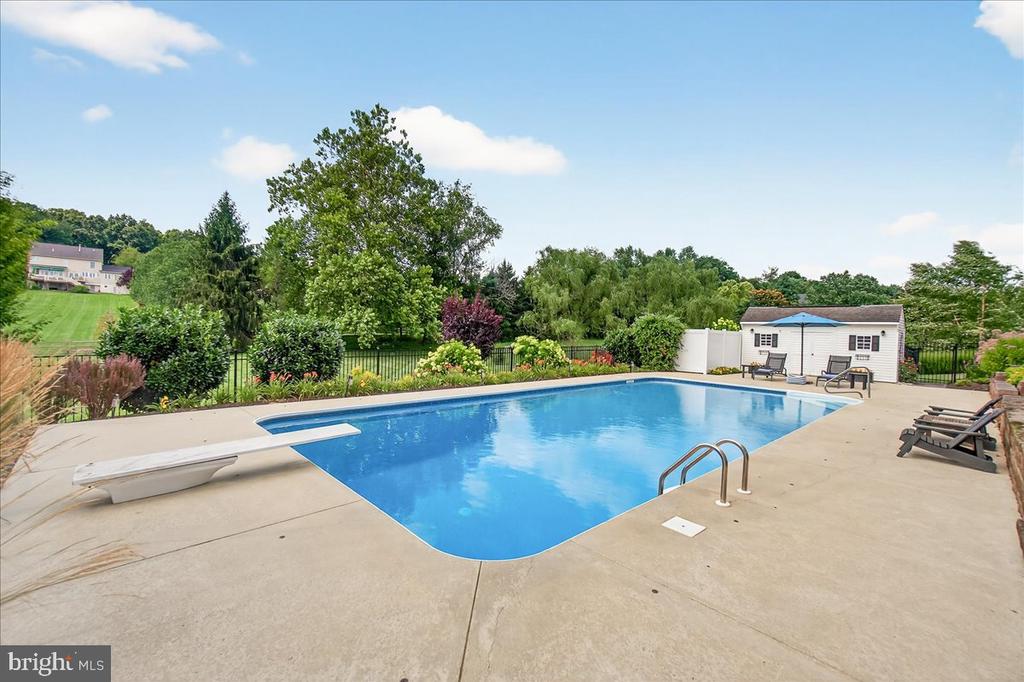 3005 AVERLEY ROAD