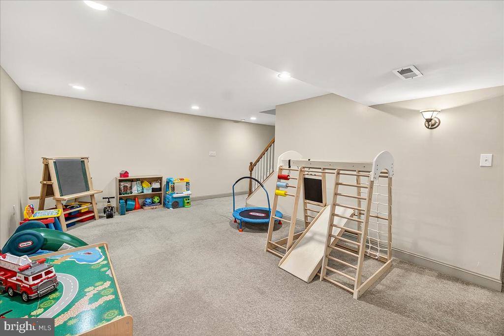 3069 LINDSEY COURT