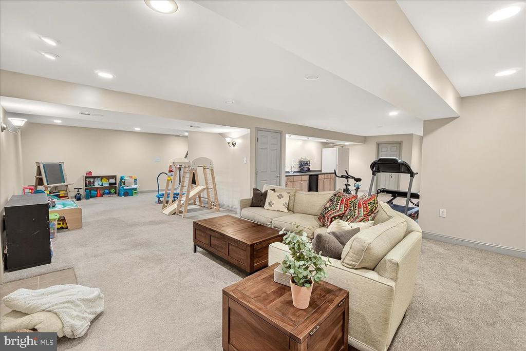3069 LINDSEY COURT