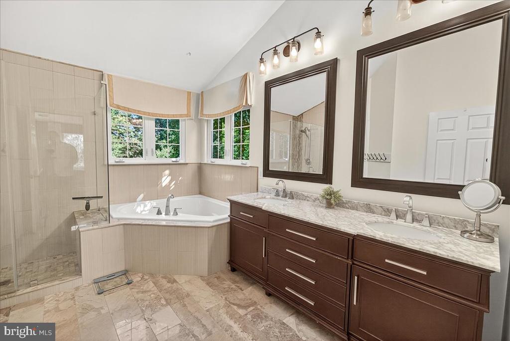 3069 LINDSEY COURT