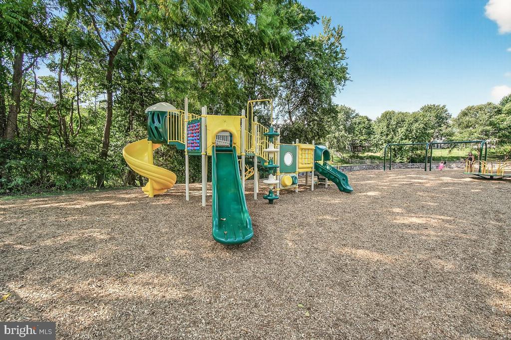 3069 LINDSEY COURT