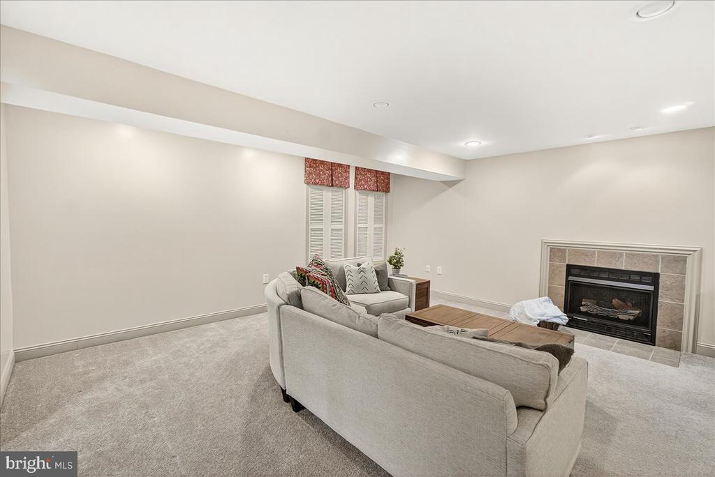 3069 LINDSEY COURT