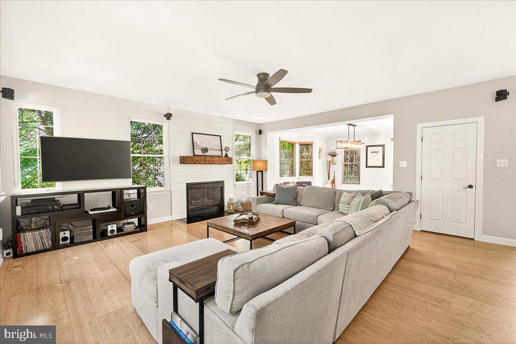 3069 LINDSEY COURT