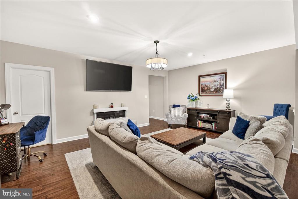 5487 TALLYN RIDGE DRIVE