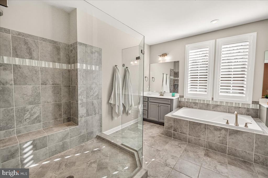 5487 TALLYN RIDGE DRIVE