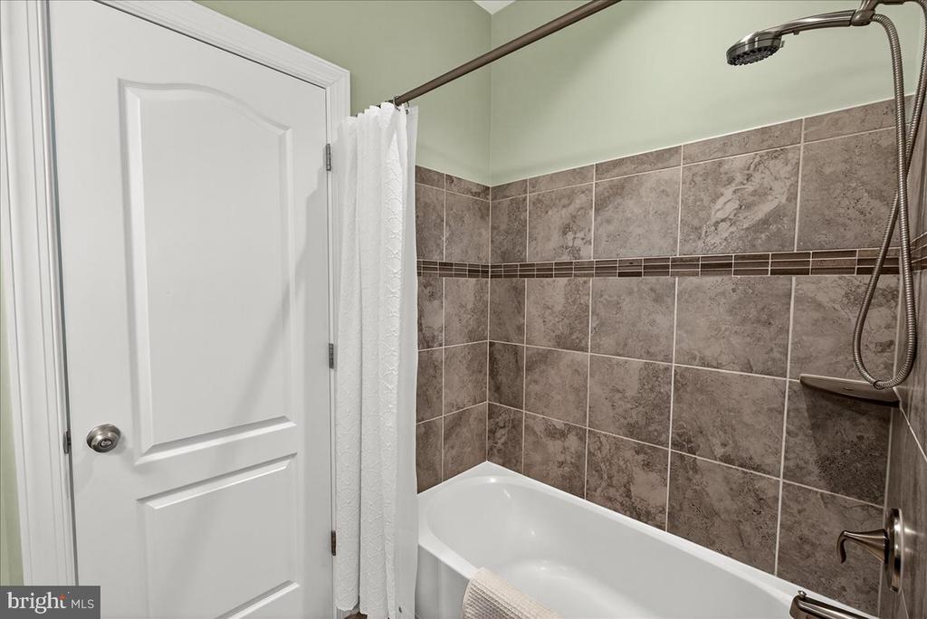 5487 TALLYN RIDGE DRIVE