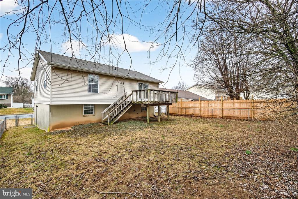 423 BANKSIA DRIVE