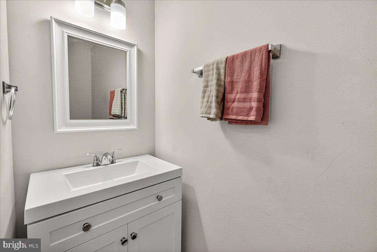 2219 WALLER HOUSE COURT