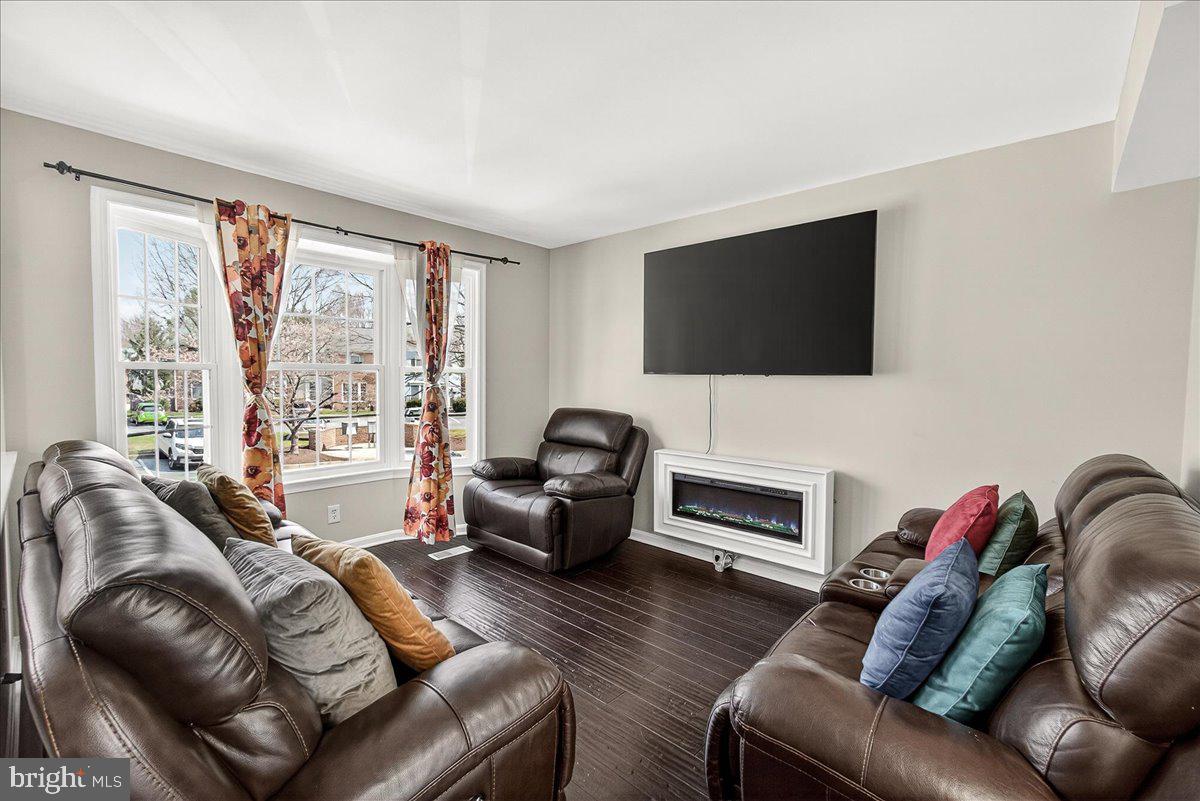 2219 WALLER HOUSE COURT