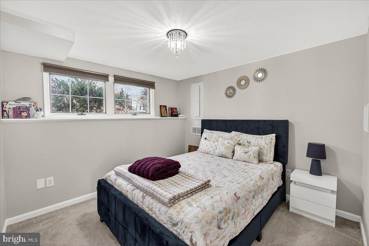 2219 WALLER HOUSE COURT