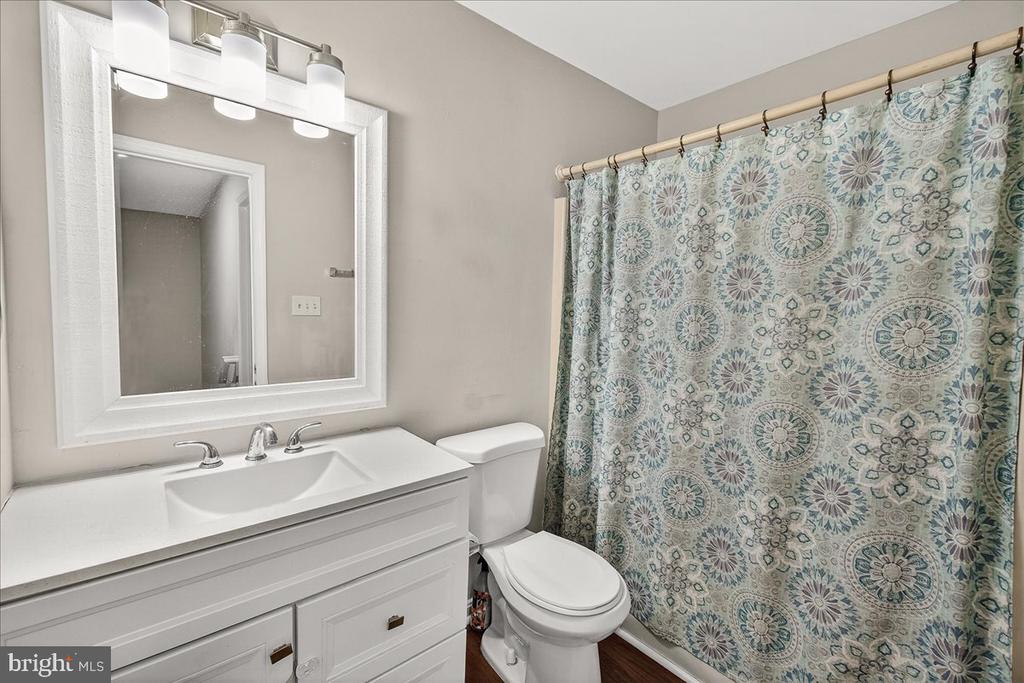 2219 WALLER HOUSE COURT