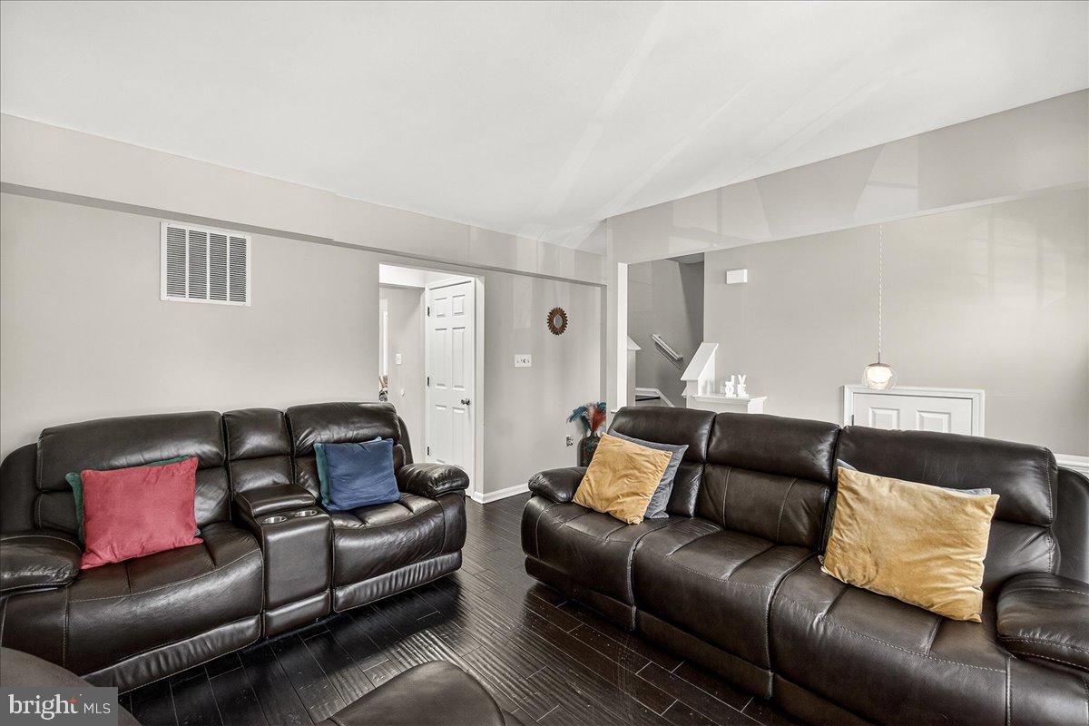 2219 WALLER HOUSE COURT