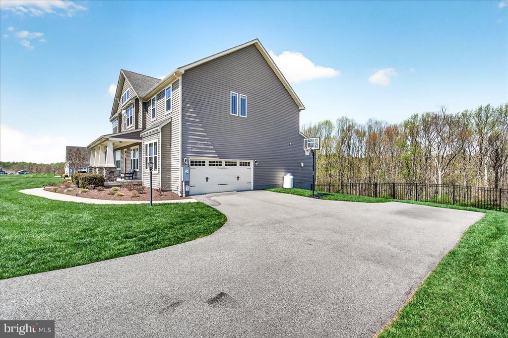 3633 MOLINE COURT