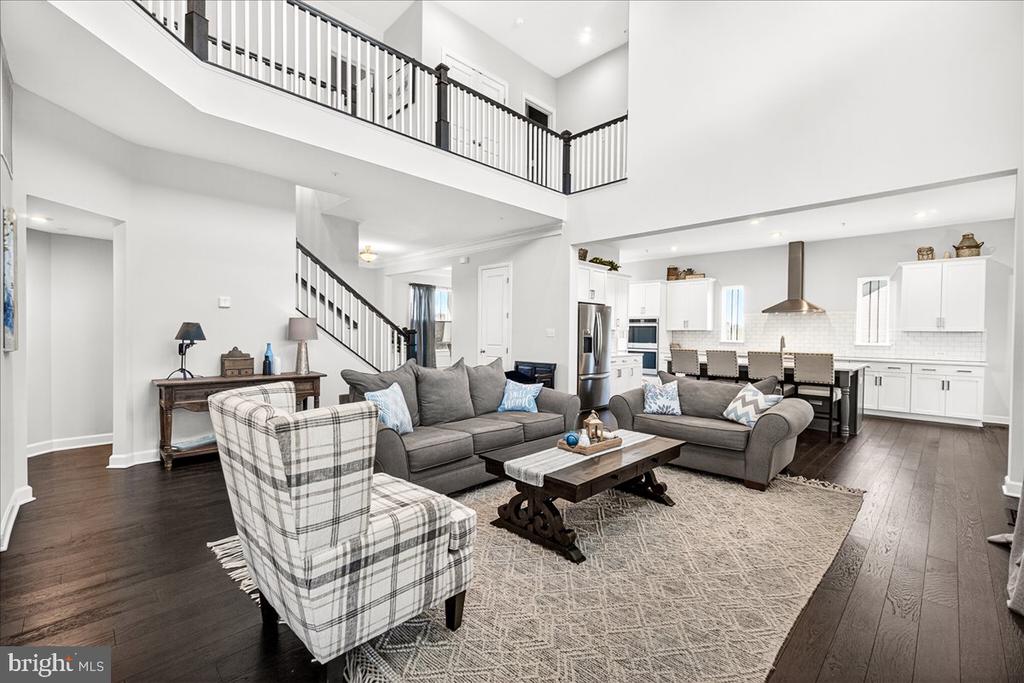 3633 MOLINE COURT