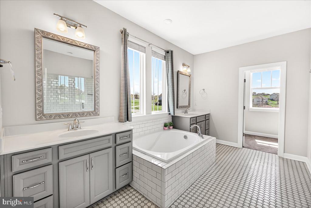 3633 MOLINE COURT