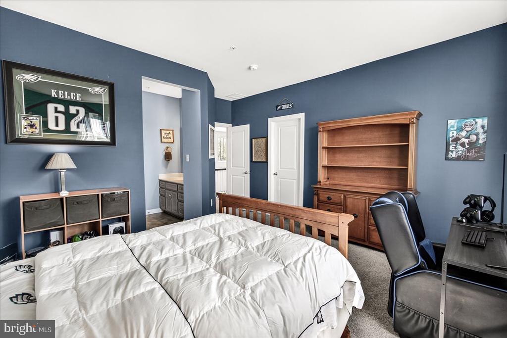 3633 MOLINE COURT