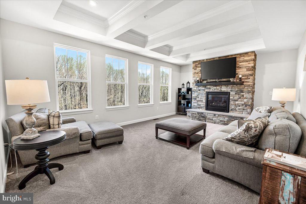 3633 MOLINE COURT