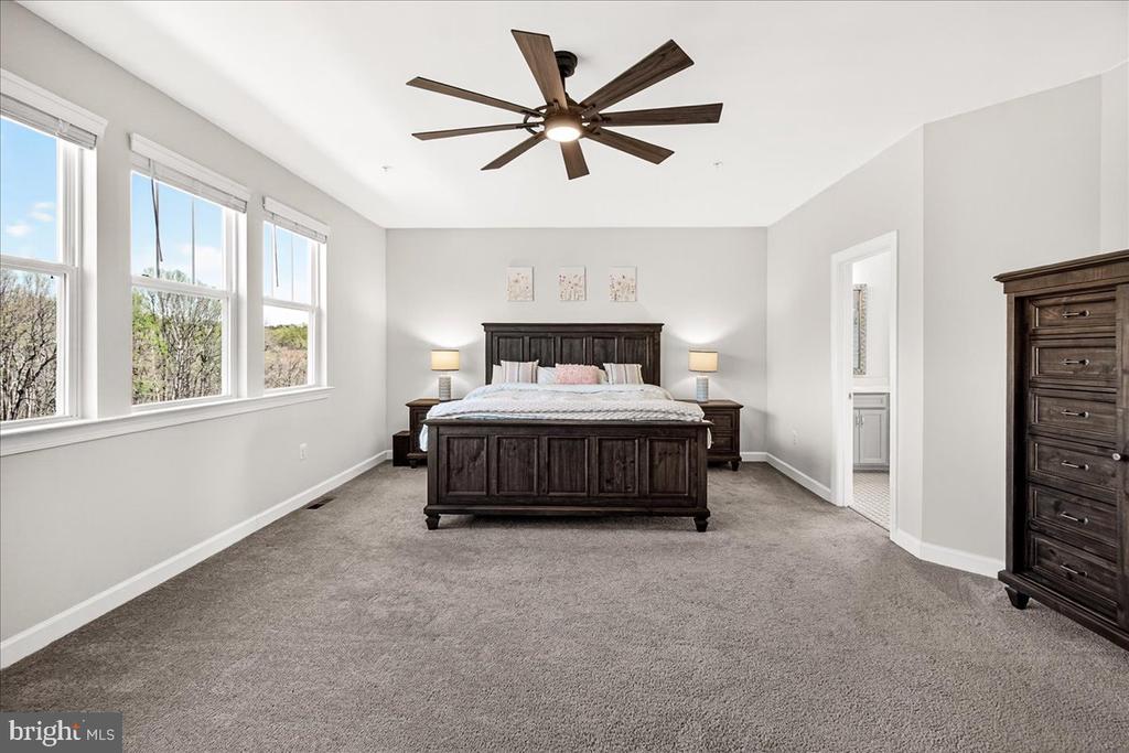 3633 MOLINE COURT