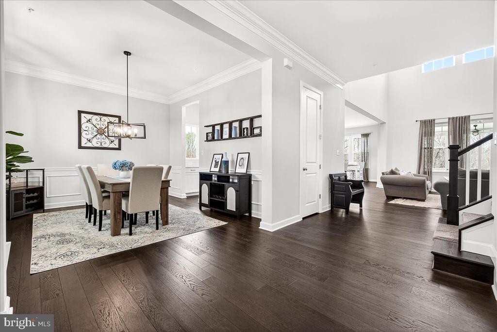 3633 MOLINE COURT