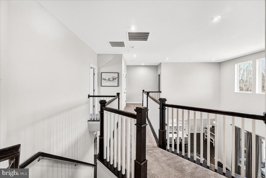 3633 MOLINE COURT