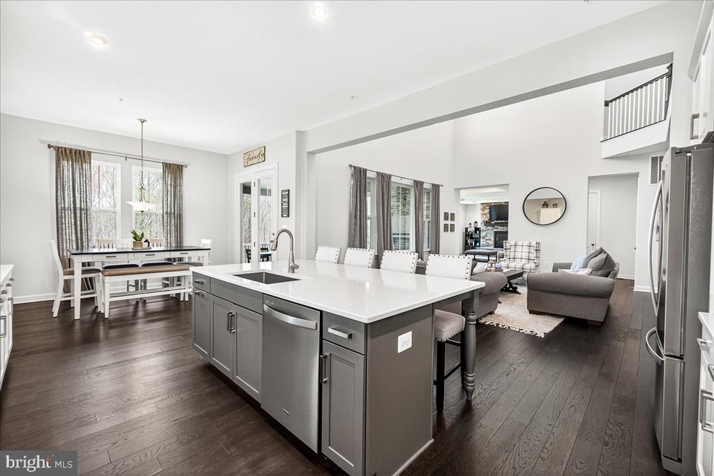 3633 MOLINE COURT