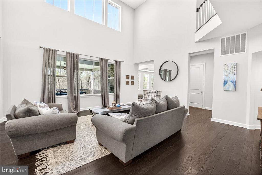 3633 MOLINE COURT