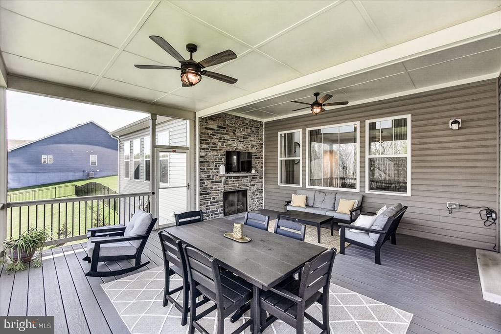 3633 MOLINE COURT