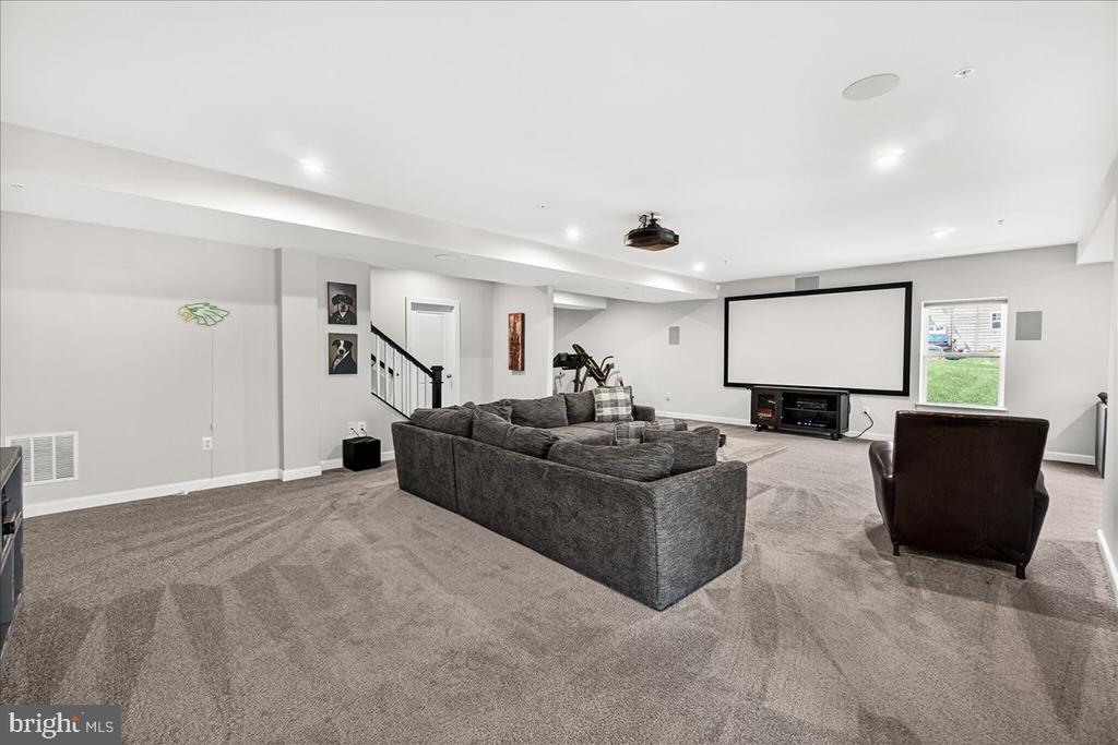 3633 MOLINE COURT