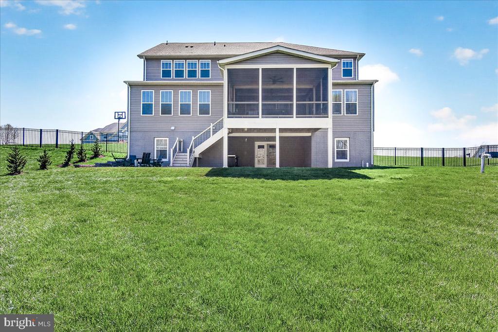 3633 MOLINE COURT