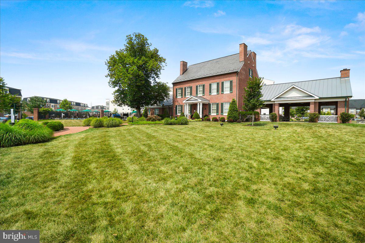 1094 HOLDEN ROAD