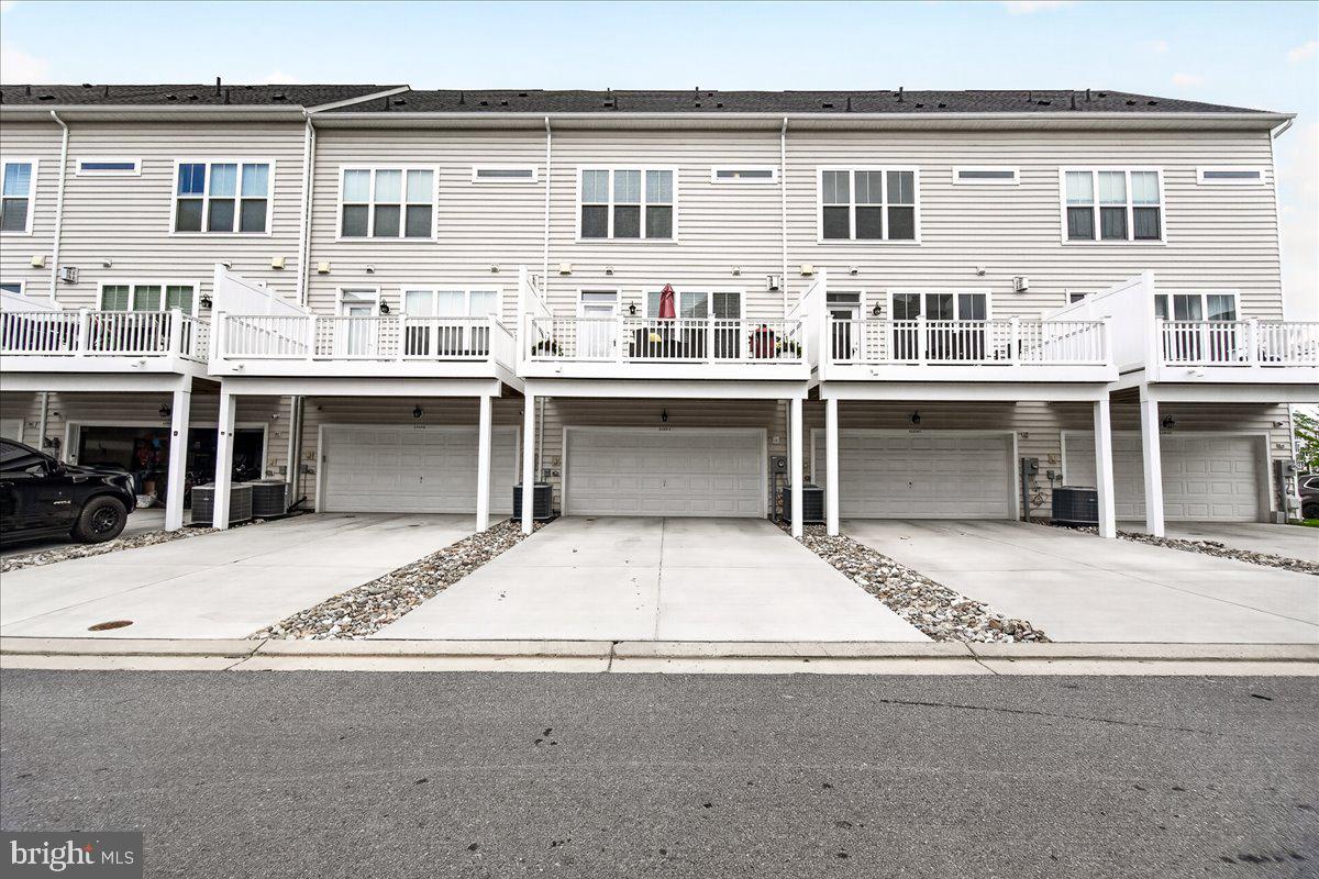 1094 HOLDEN ROAD