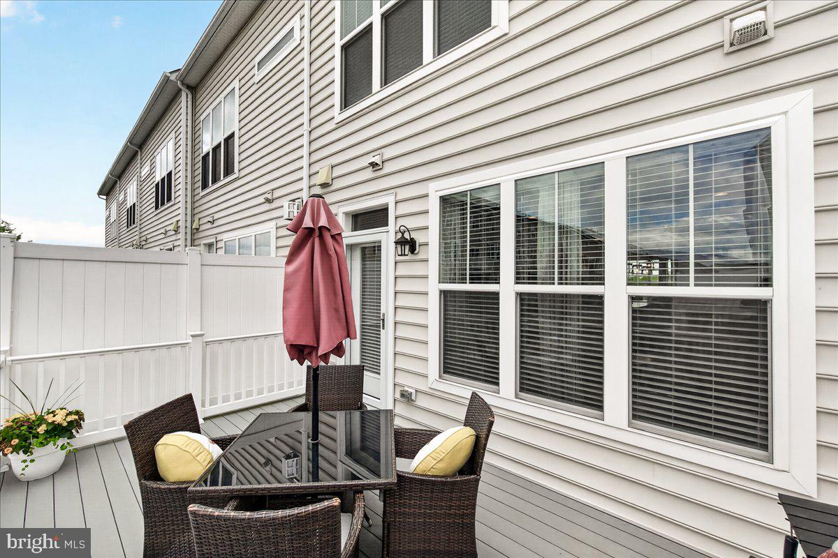 1094 HOLDEN ROAD