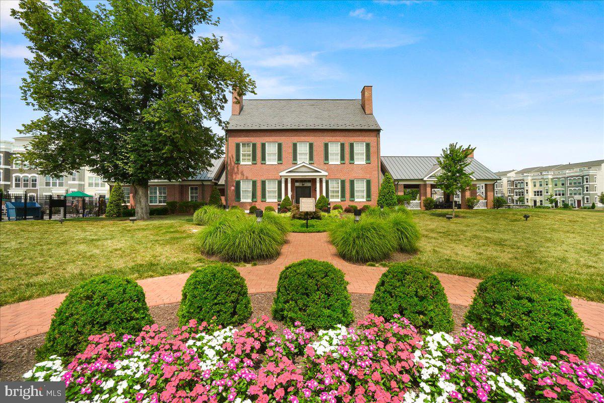 1094 HOLDEN ROAD