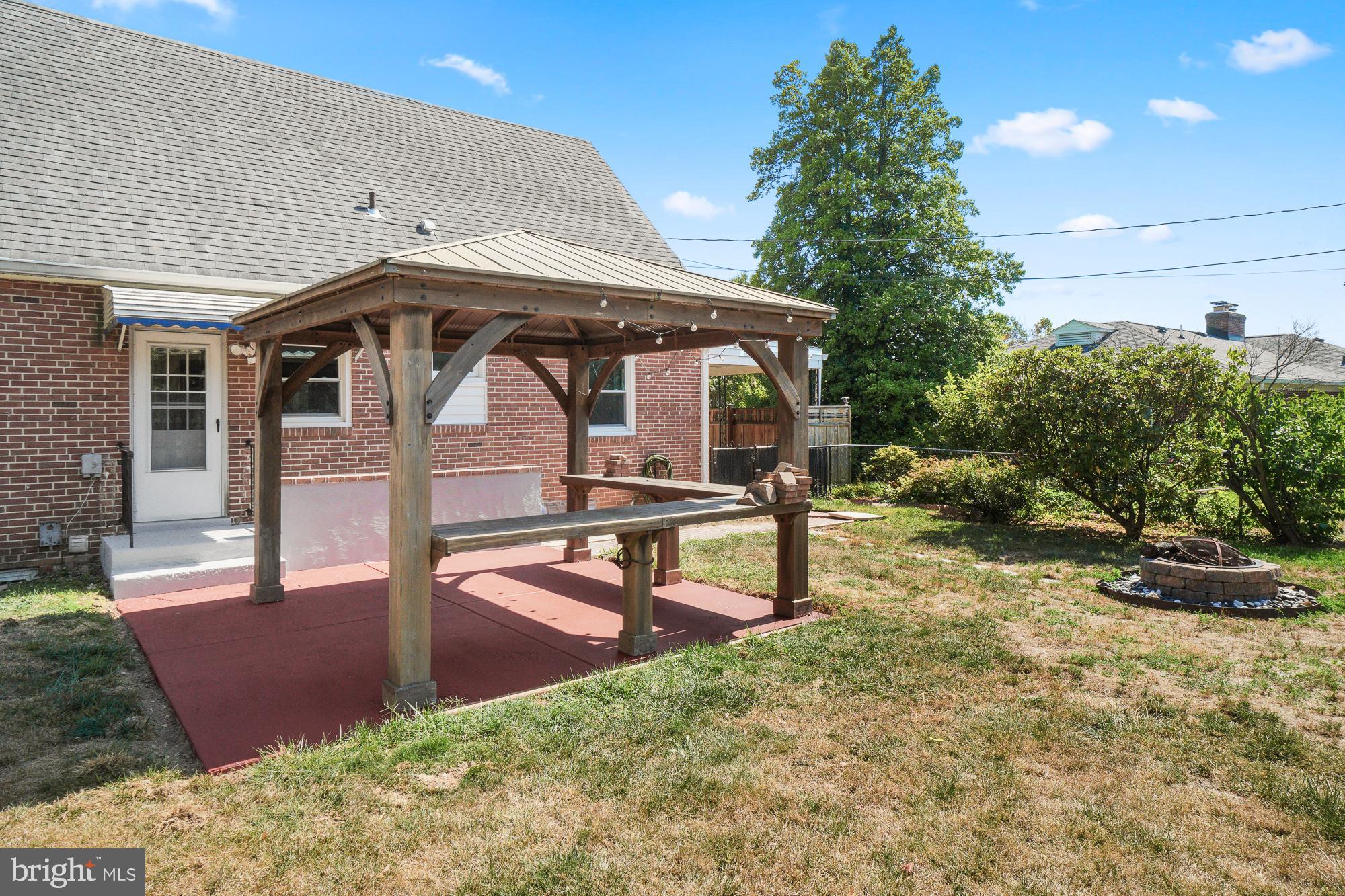 607 GRANT PLACE