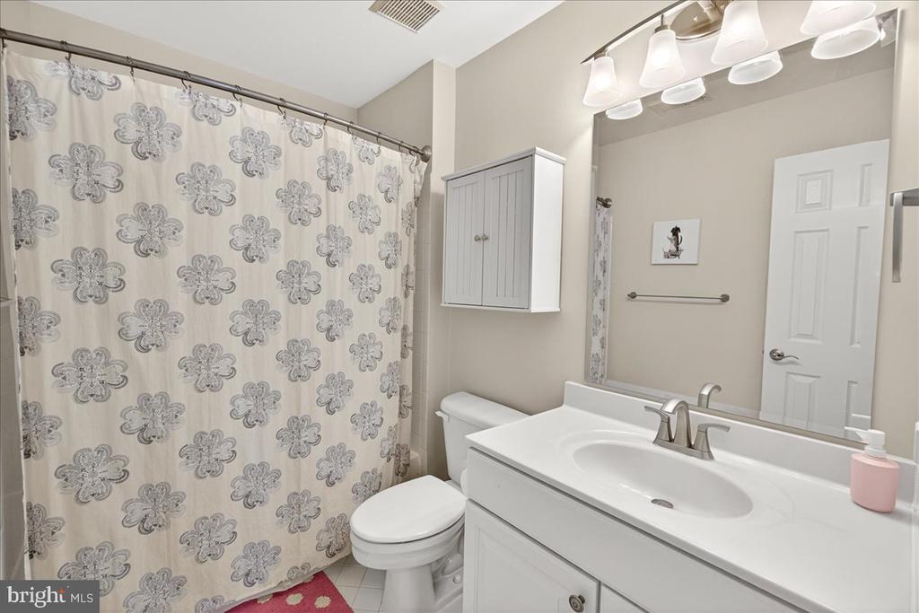3073 LINDSEY COURT