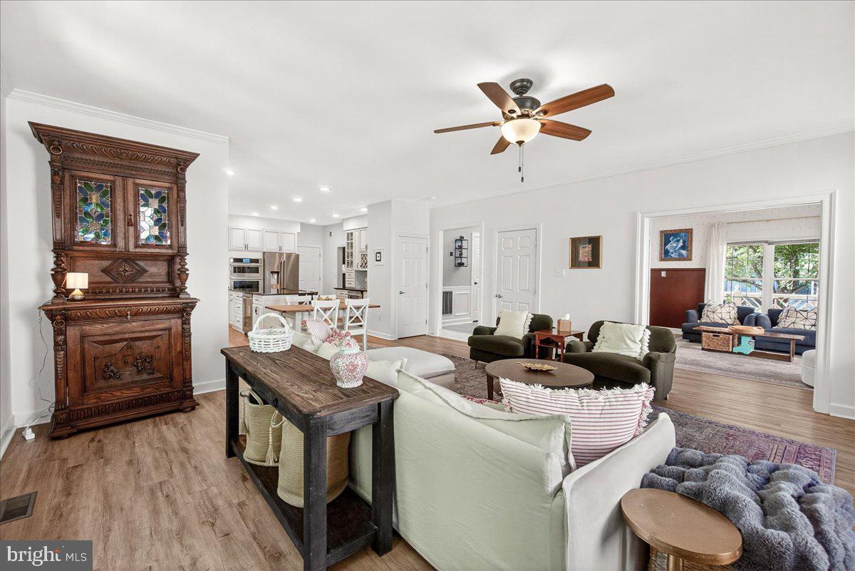 3073 LINDSEY COURT