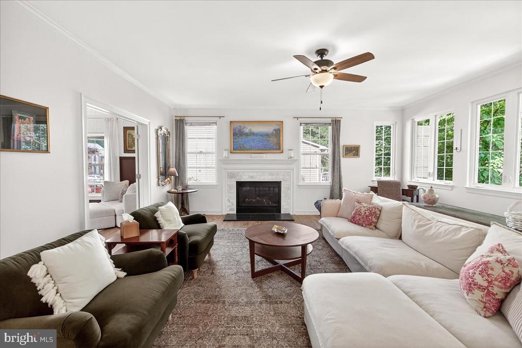 3073 LINDSEY COURT