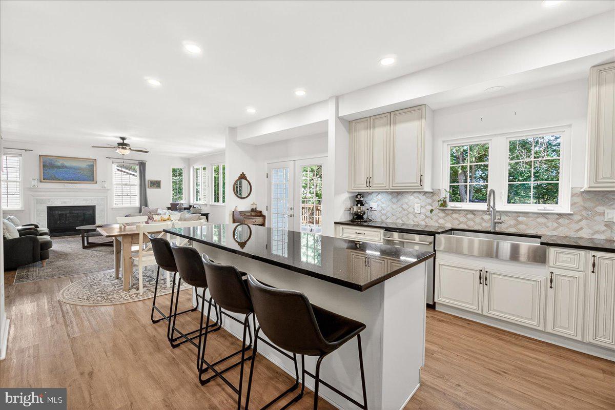 3073 LINDSEY COURT