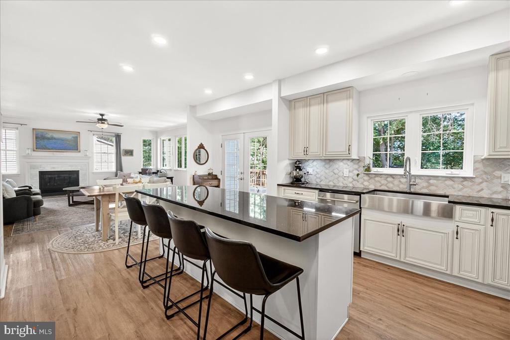 3073 LINDSEY COURT