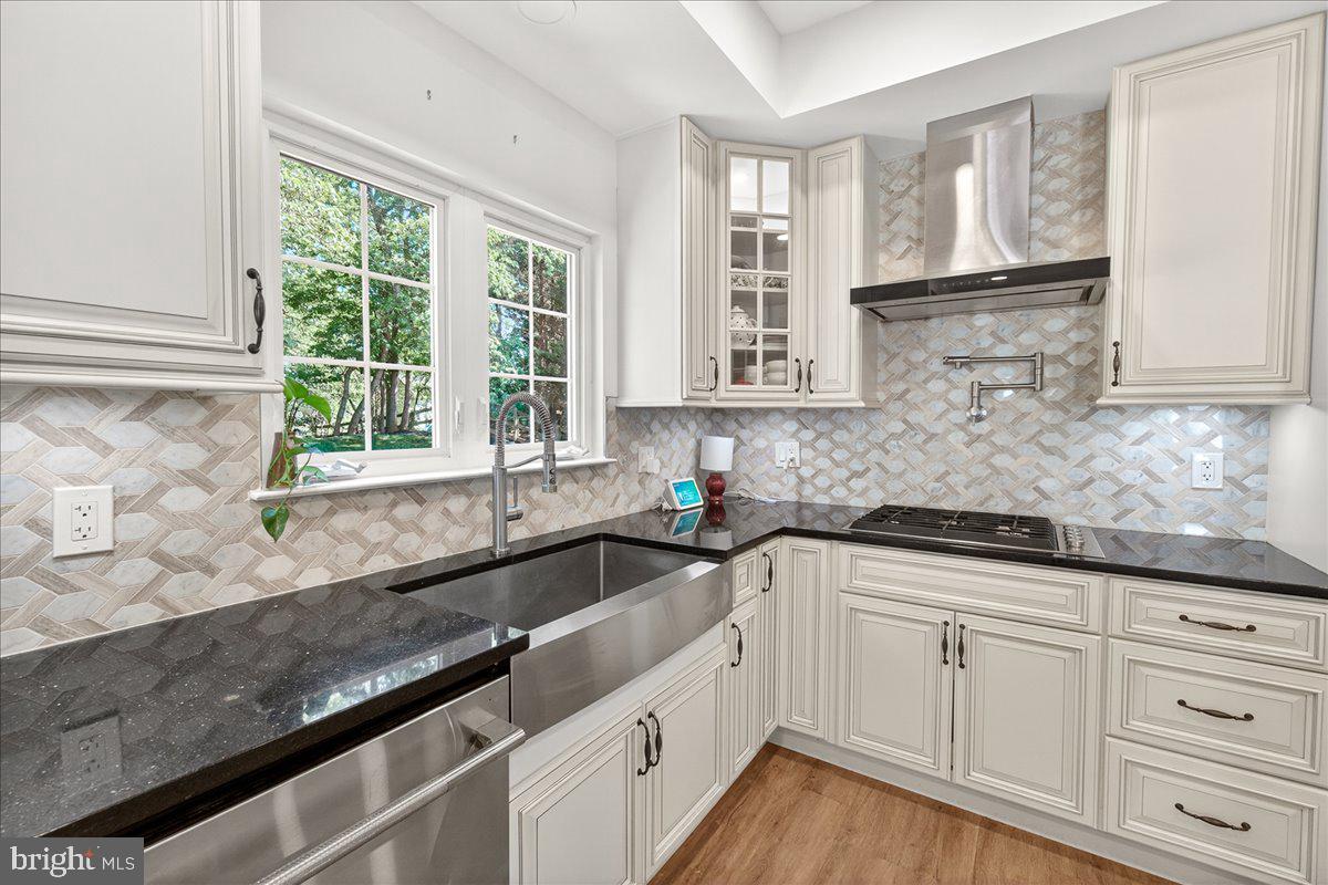 3073 LINDSEY COURT