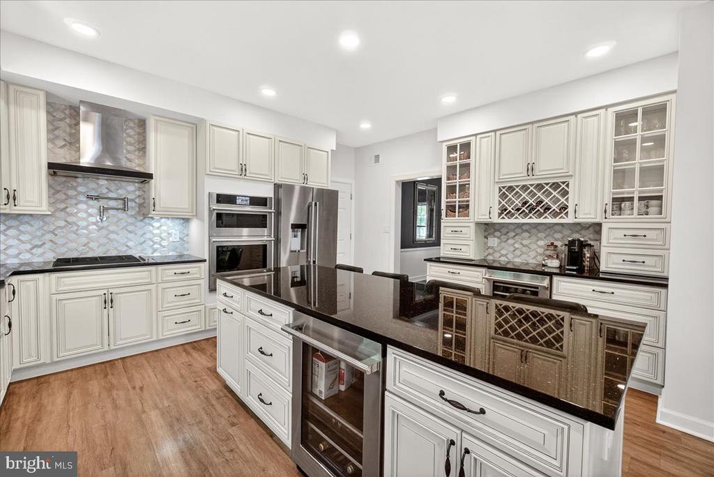 3073 LINDSEY COURT