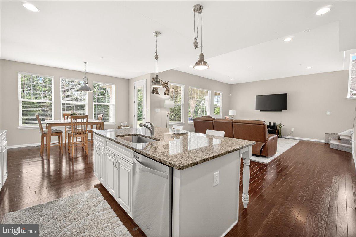 3614 MOLINE COURT
