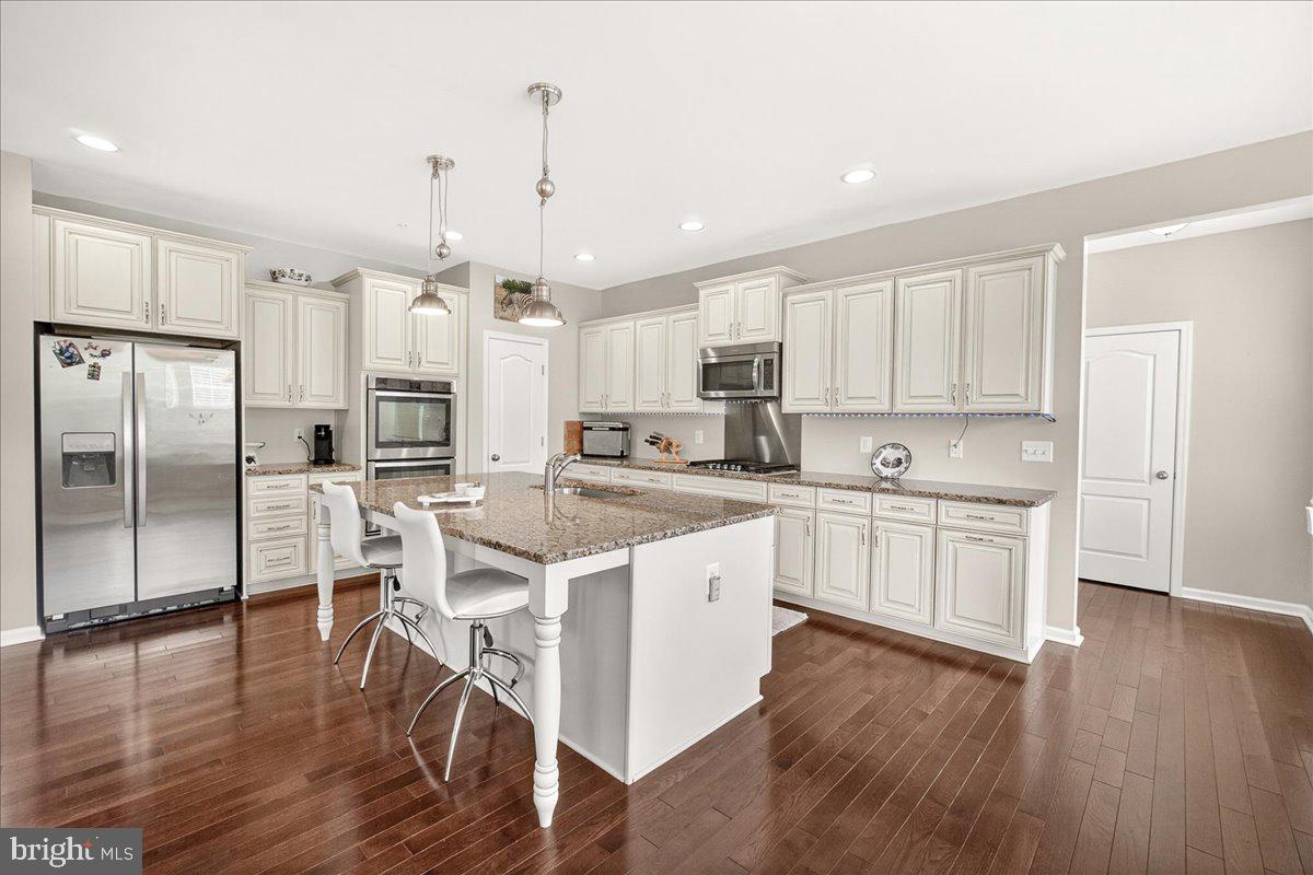 3614 MOLINE COURT