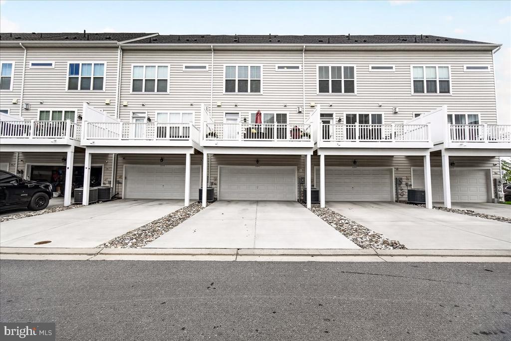 1094 HOLDEN ROAD