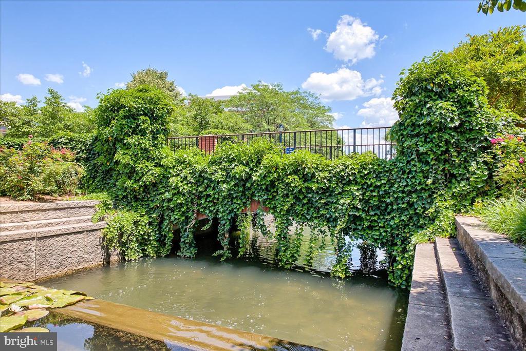 1094 HOLDEN ROAD