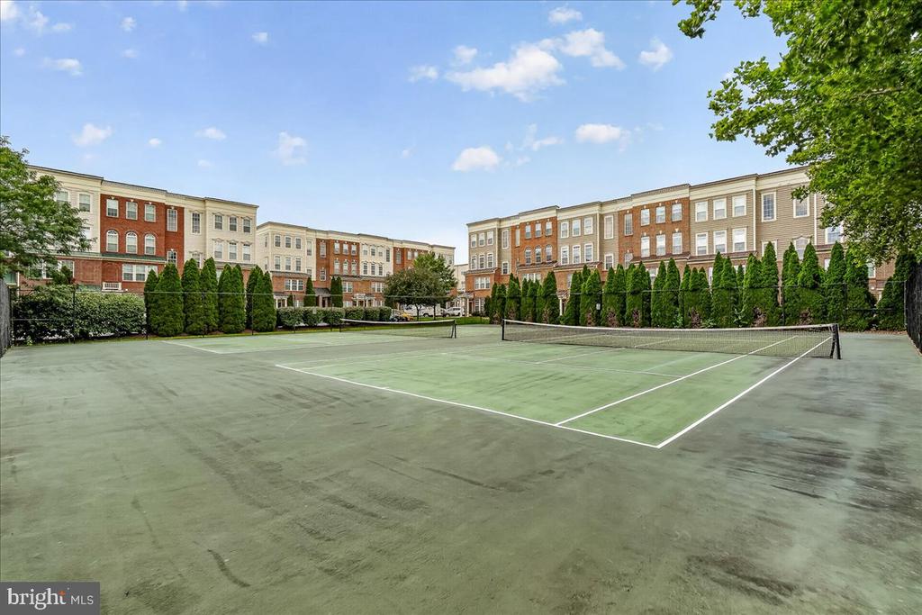 1794 POOLSIDE WAY Unit: 24-B