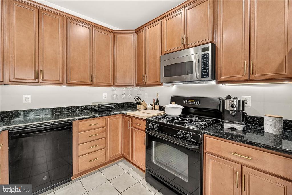 1794 POOLSIDE WAY Unit: 24-B