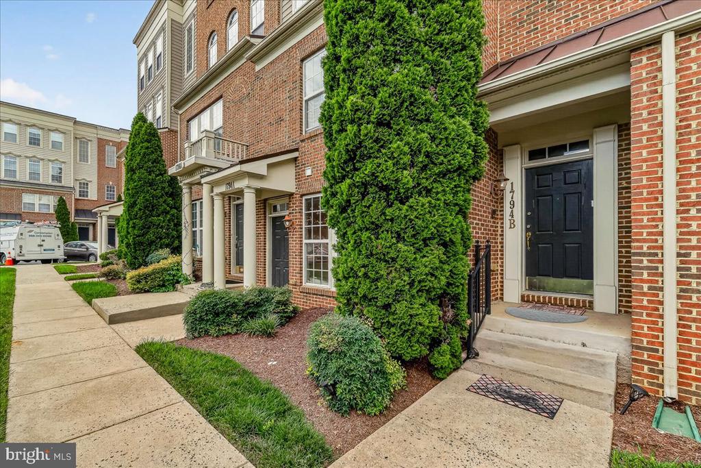 1794 POOLSIDE WAY Unit: 24-B