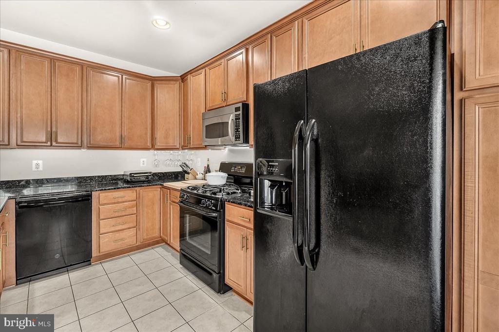 1794 POOLSIDE WAY Unit: 24-B